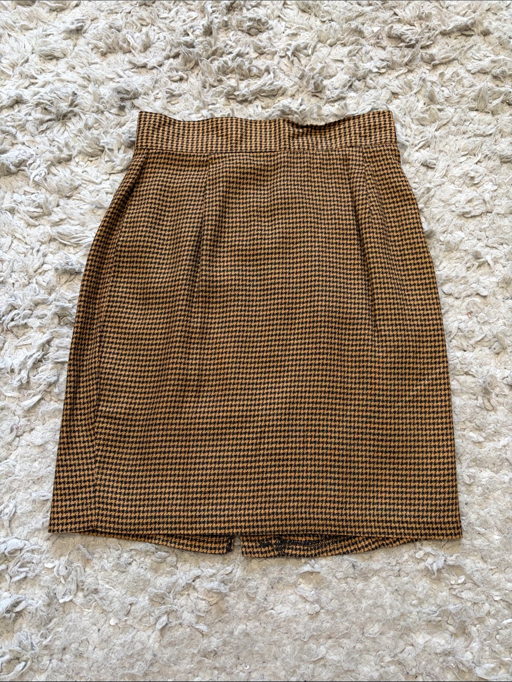 High-Waist Houndstooth Pencil Skirt in Brown and Black